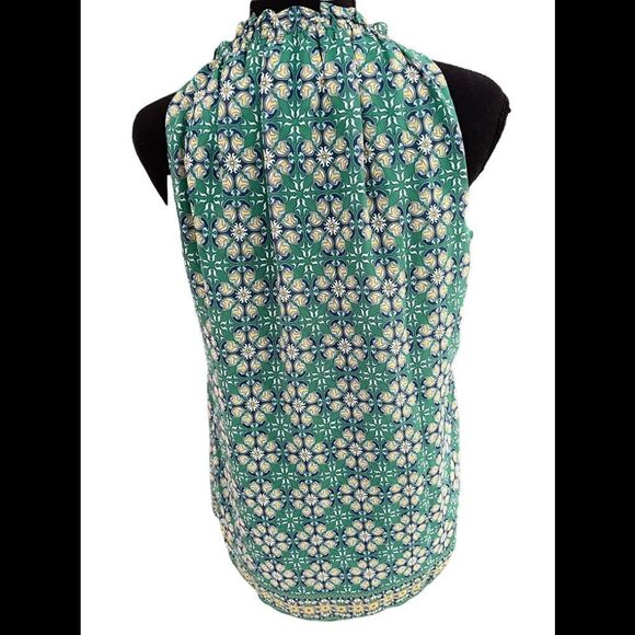 New with tags Max Studio sleeveless lined green print top, size XS. - Picture 3 of 6
